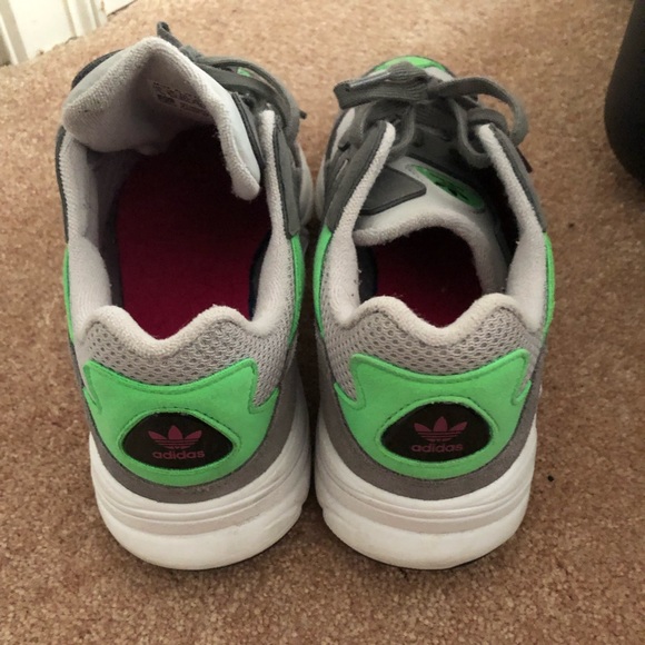 Adidas shoes - Picture 3 of 3